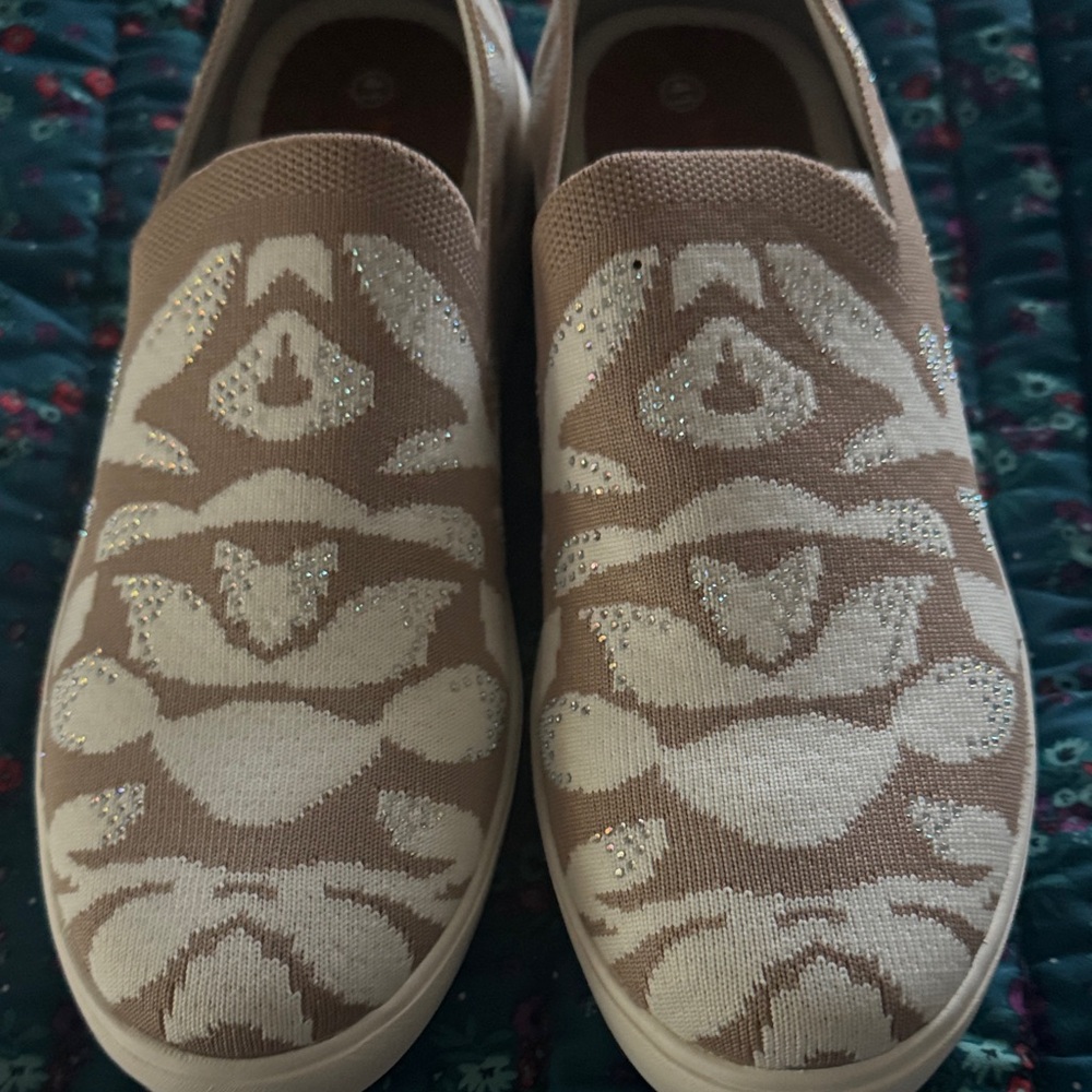 NWOT bernie mev. New Patterned Slip-Ons SZ 41 EU SZ 10-10.5 US with memory foam - Picture 6 of 7